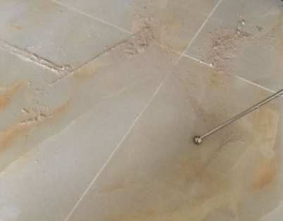 灌云瓷砖空鼓维修公司分享粘合剂选择不当在瓷砖铺贴过程中可能导致以下问题